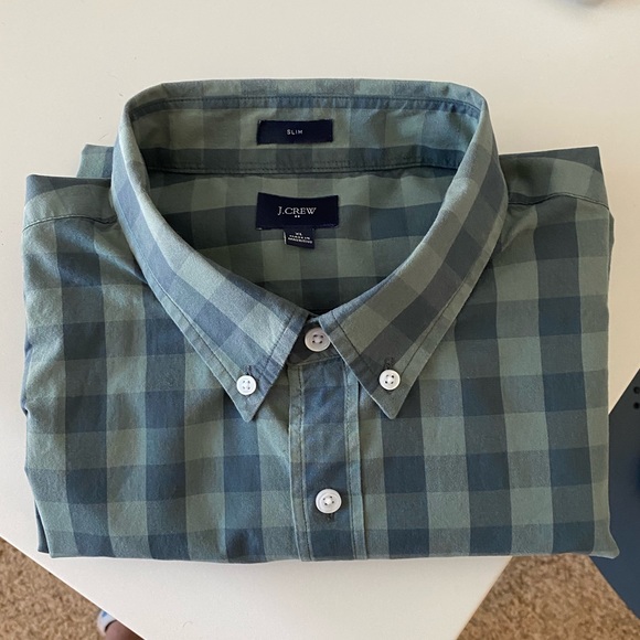 J Crew XL button down, Slim cut, green check, great shape with very little wear - Picture 2 of 7